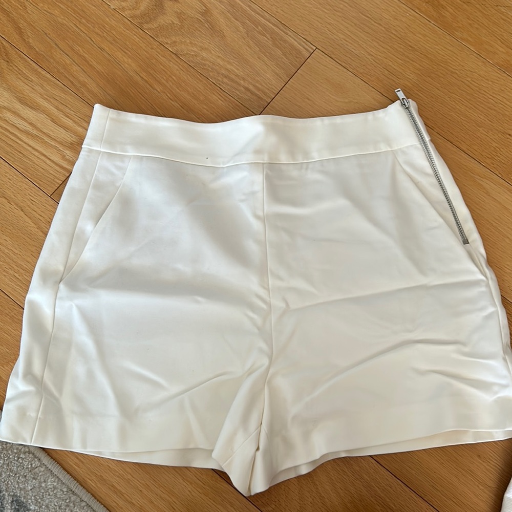Zara White High-Waist Tailored Shorts with Side Zip
